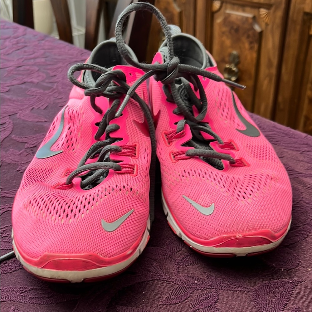 Nike Pink and Gray Athletic Shoes Lightweight Mesh